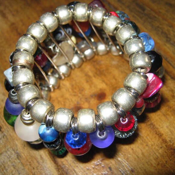 Artisan Vintage one of a kind Bracelet. - Picture 2 of 4